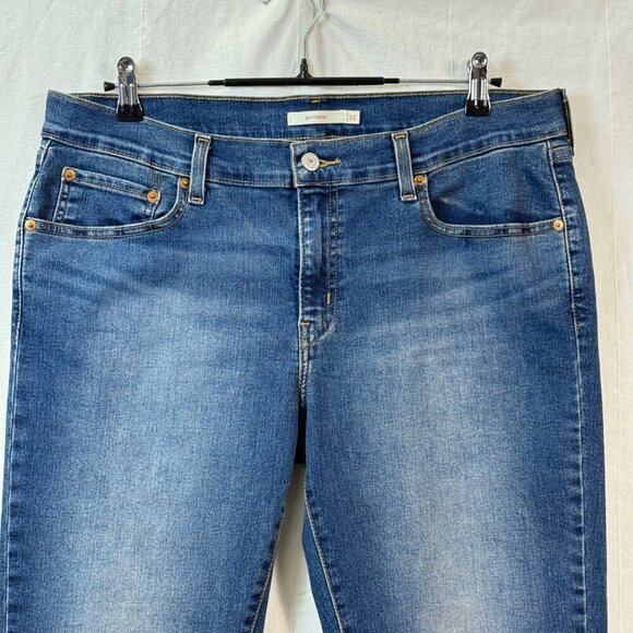 Levis Boyfriend Jeans Women Sz 32x27 Mid-Rise Tapered Medium Wash Stretch Denim - Picture 9 of 10